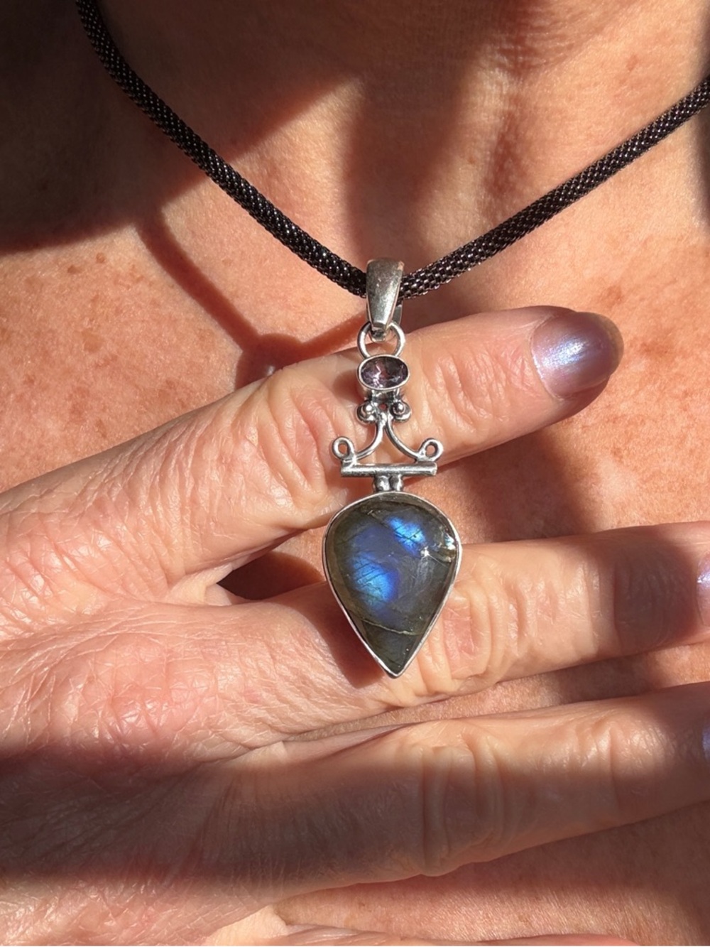 Labradorite and Amethyst Silver (925) Pendent
Flash of Gorgeous Blue!
So Pretty